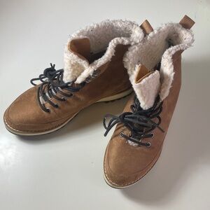 American Eagle Outfitters Tan Boots with Shearling